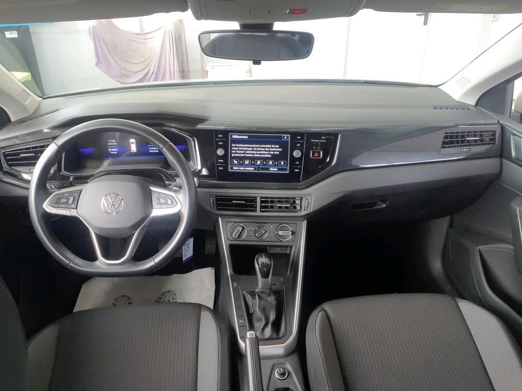 Volkswagen Polo 2023 г. Серый, пробег 22778 км