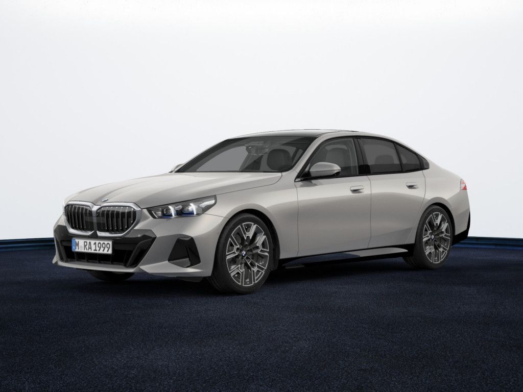 BMW 520 2025 г. Серый, пробег 25642 км