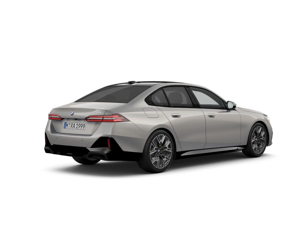 BMW 520 2025 г. Серый, пробег 25642 км
