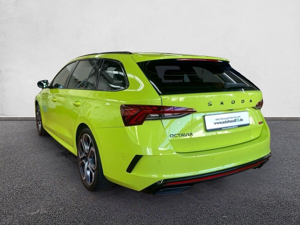 Skoda Octavia 2023 г. Зелёный, пробег 29700 км