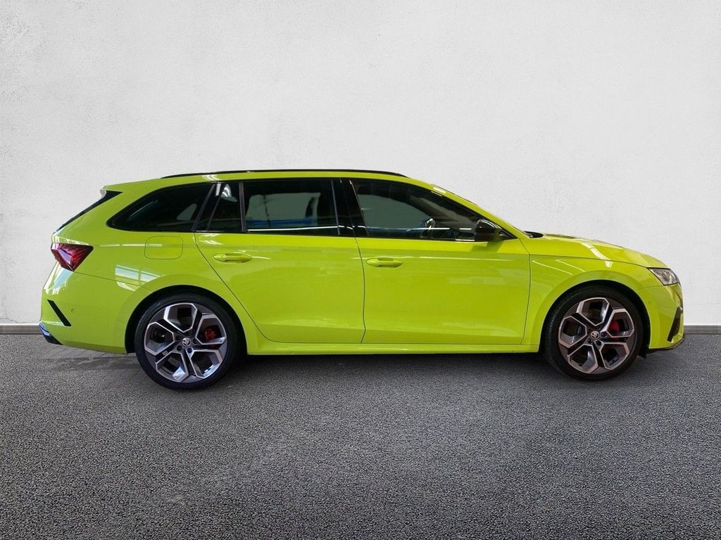 Skoda Octavia 2023 г. Зелёный, пробег 29700 км