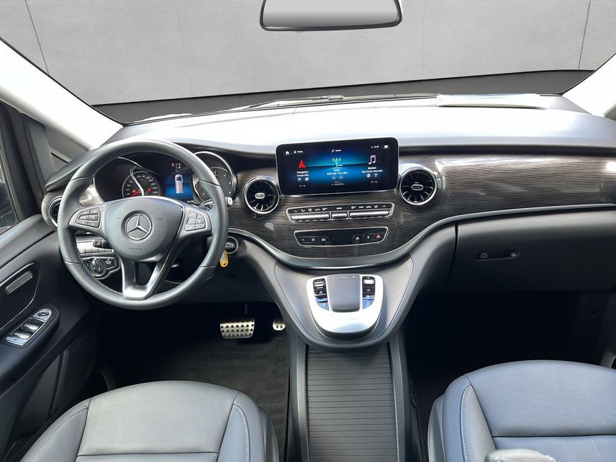 Mercedes-Benz V 220 2023 г. Чёрный, пробег 48234 км