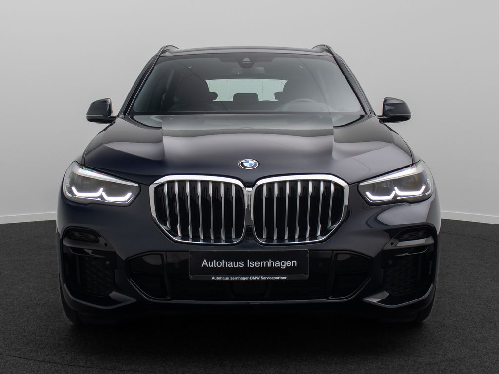 BMW X5 2023 г. Чёрный, пробег 25923 км
