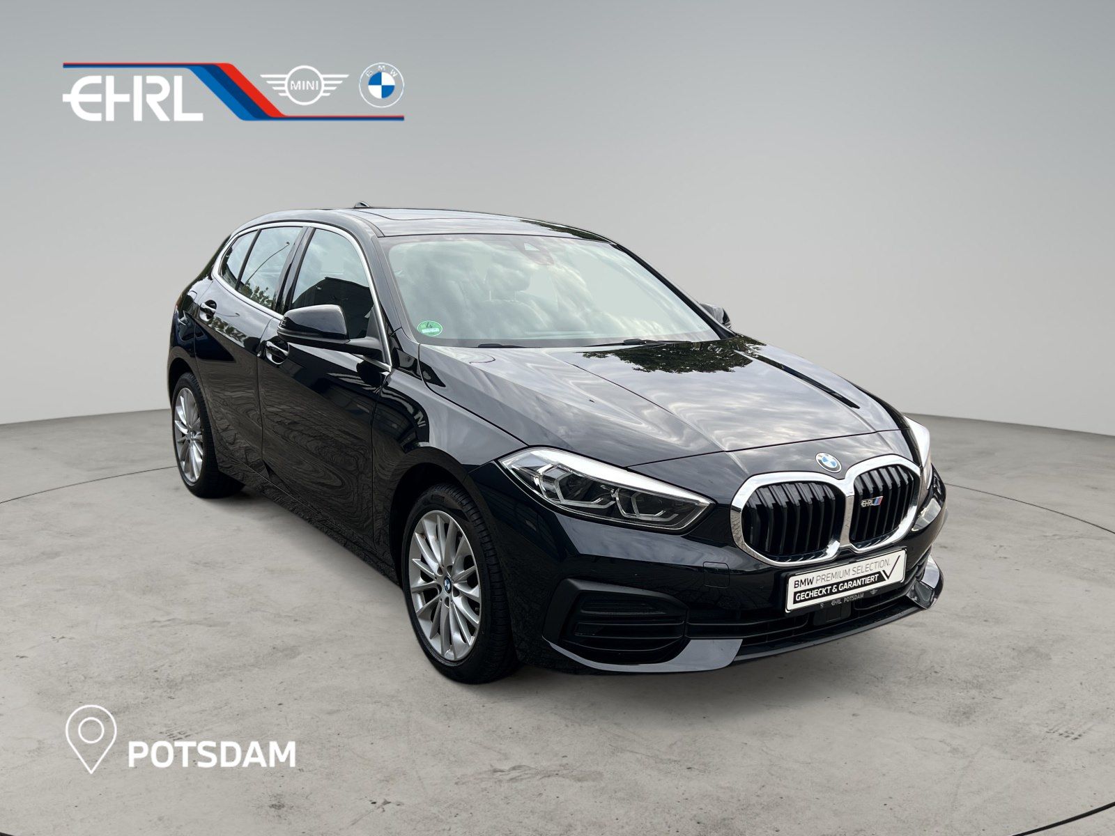 BMW 120 2023 г. Чёрный, пробег 58194 км