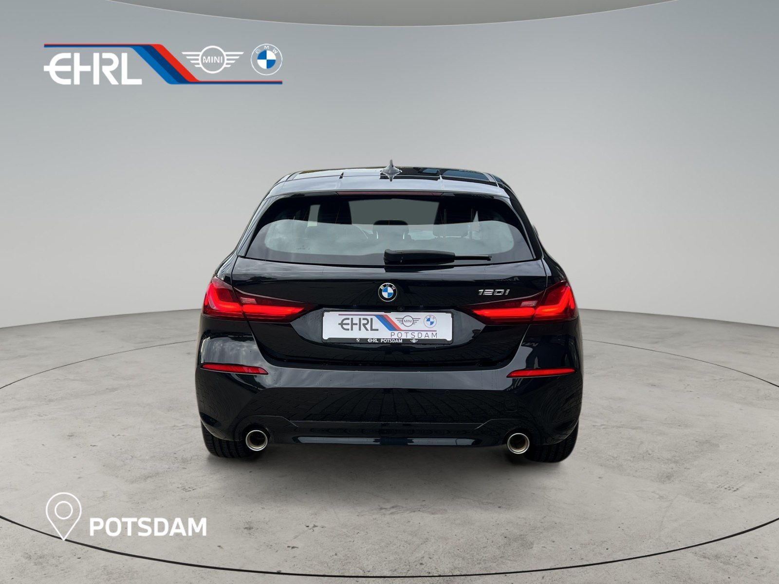 BMW 120 2023 г. Чёрный, пробег 58194 км