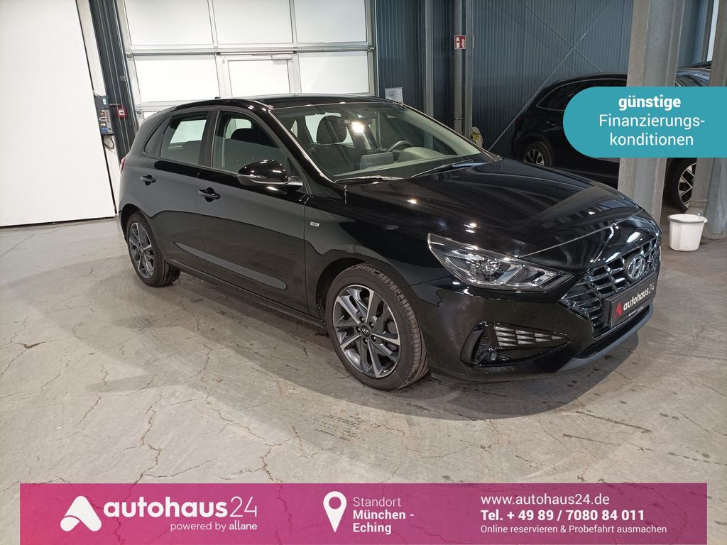 Hyundai i30 2023 г. Чёрный, пробег 40318 км