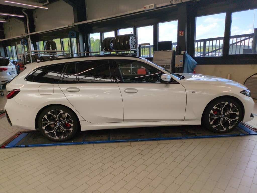 BMW 320 2025 г. Белый, пробег 30000 км