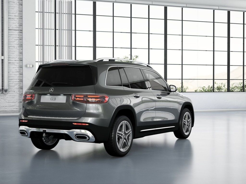 Mercedes-Benz GLB 200 2026 г. Серый, пробег 9768 км