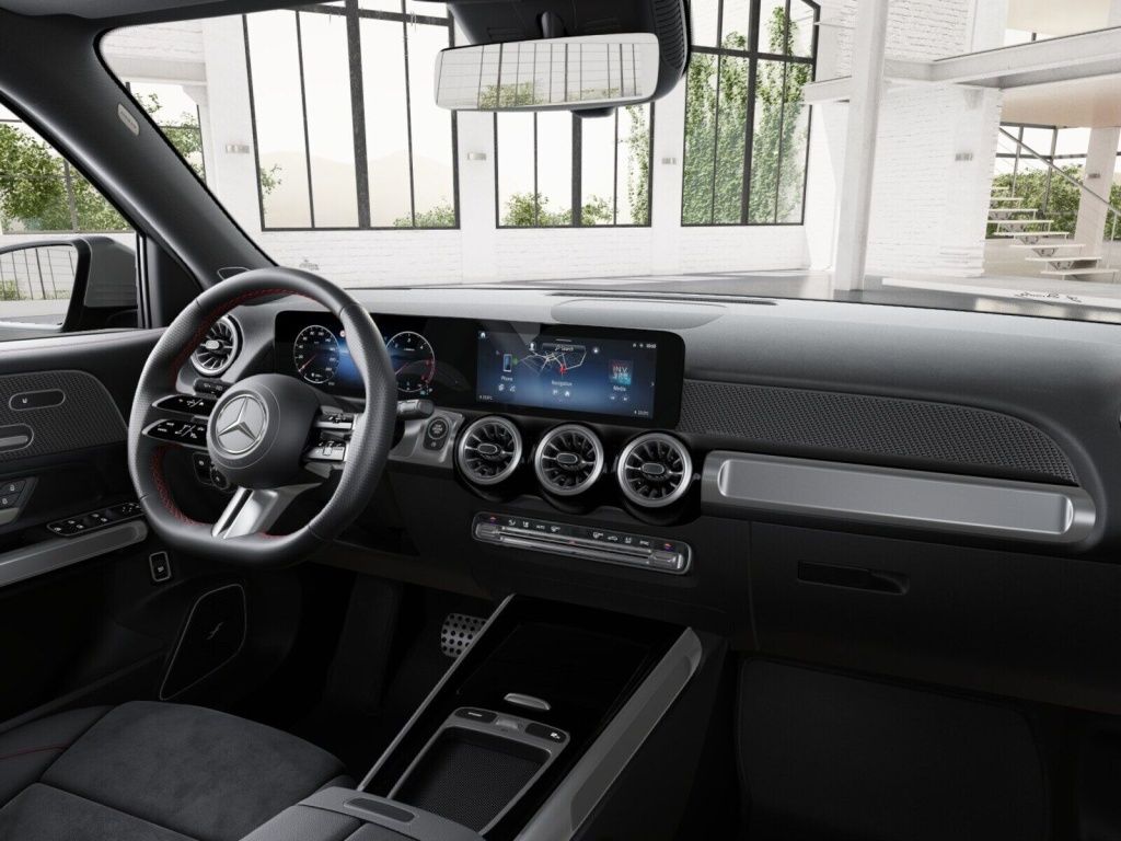 Mercedes-Benz GLB 200 2026 г. Серый, пробег 9768 км