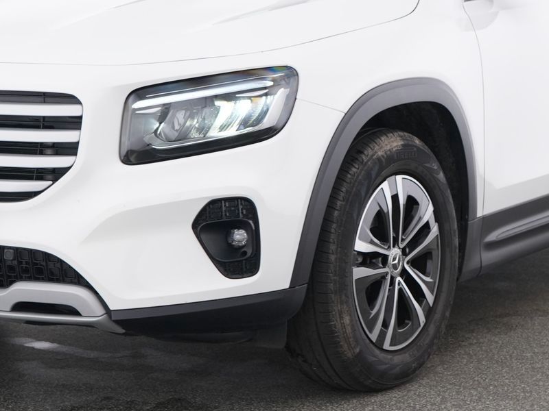 Mercedes-Benz GLB 180 2025 г. Белый, пробег 36400 км