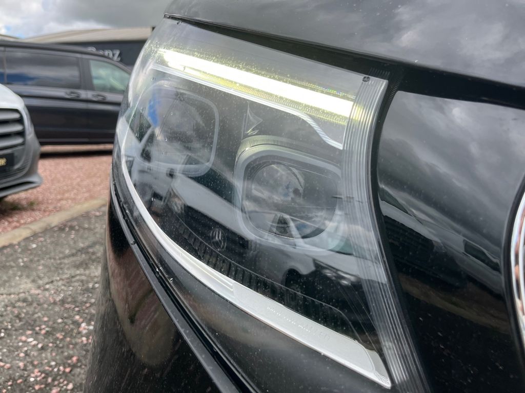 Mercedes-Benz V 300 2024 г. Чёрный, пробег 42899 км