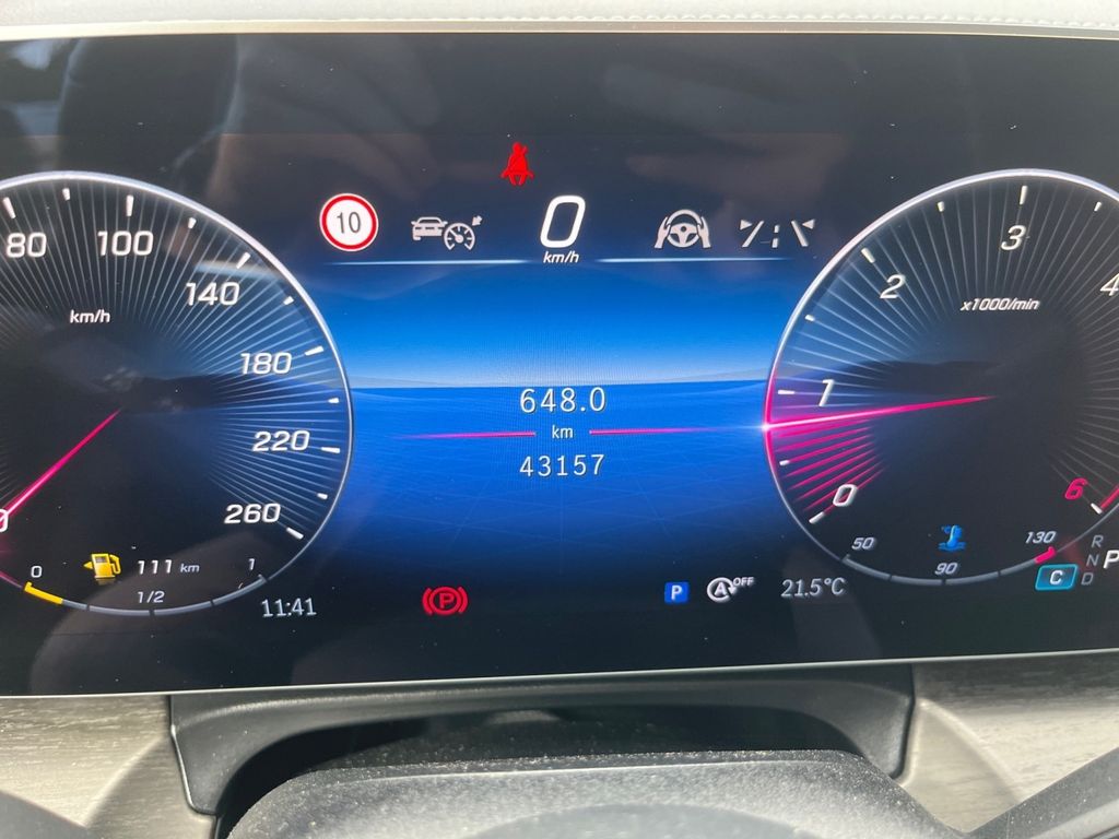 Mercedes-Benz V 300 2024 г. Чёрный, пробег 42899 км