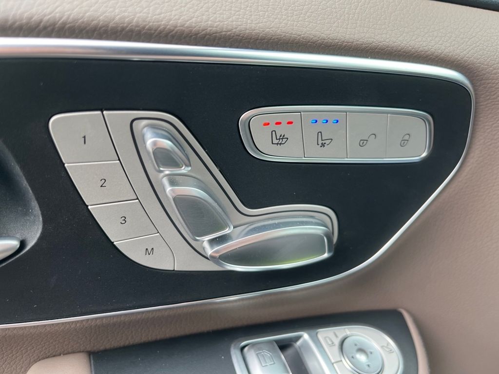 Mercedes-Benz V 300 2024 г. Чёрный, пробег 42899 км
