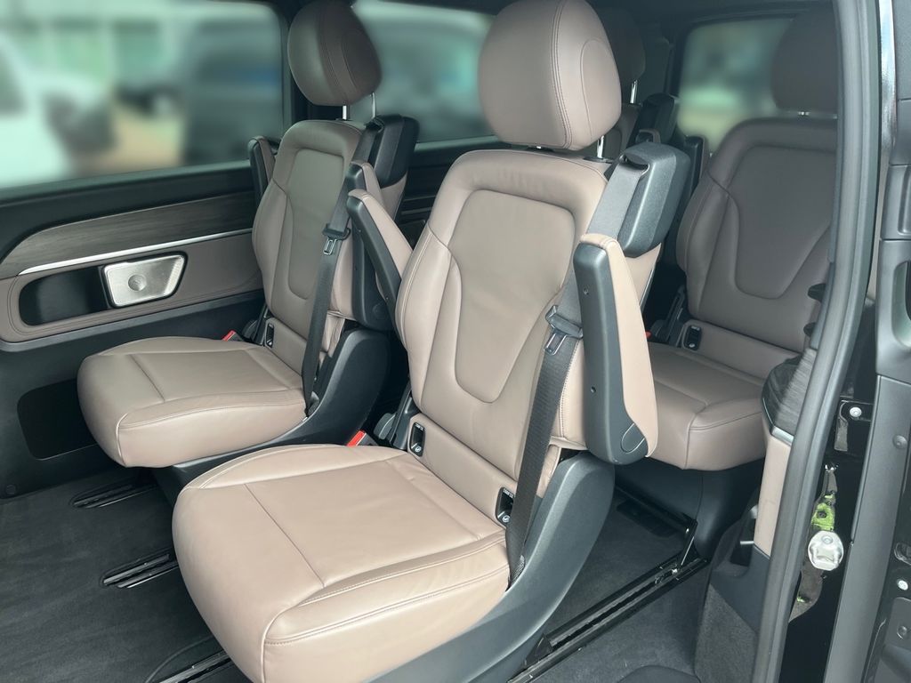 Mercedes-Benz V 300 2024 г. Чёрный, пробег 42899 км