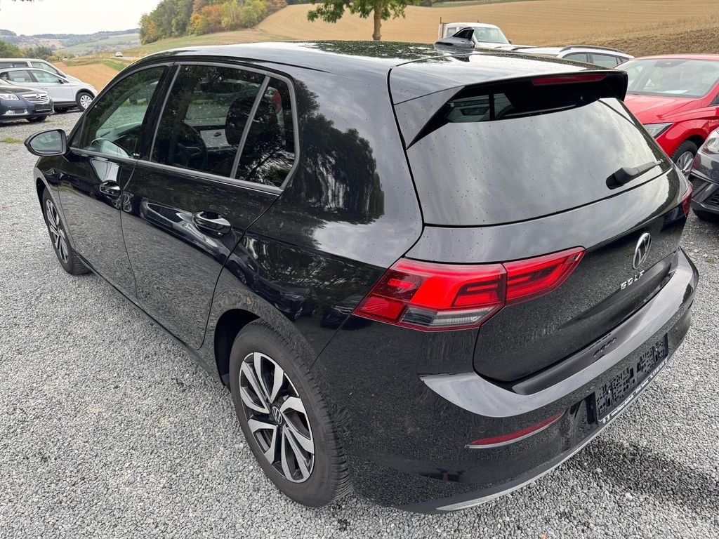 Volkswagen Golf 2023 г. Чёрный, пробег 35702 км