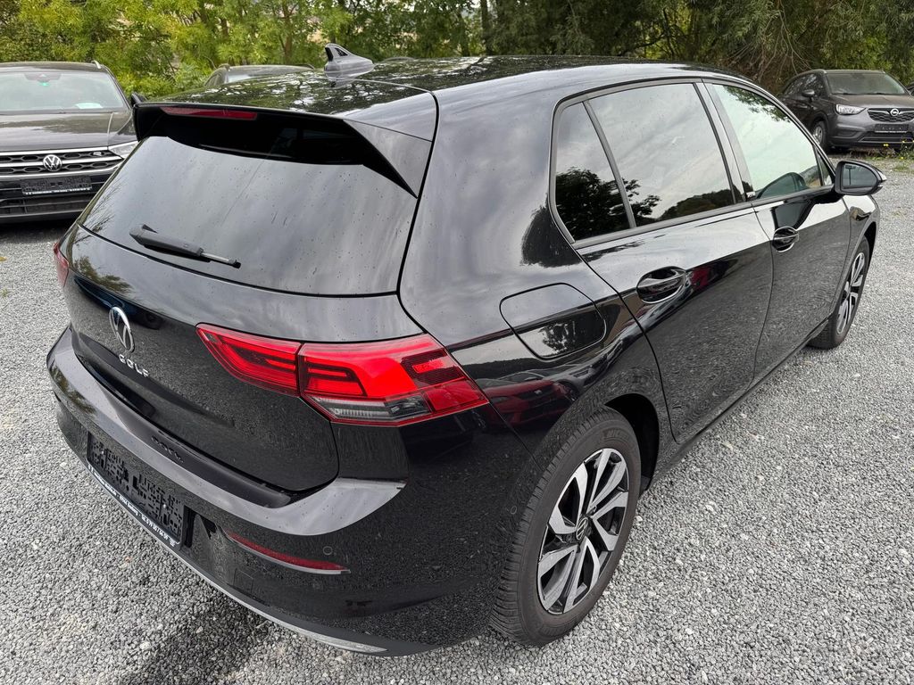 Volkswagen Golf 2023 г. Чёрный, пробег 35702 км