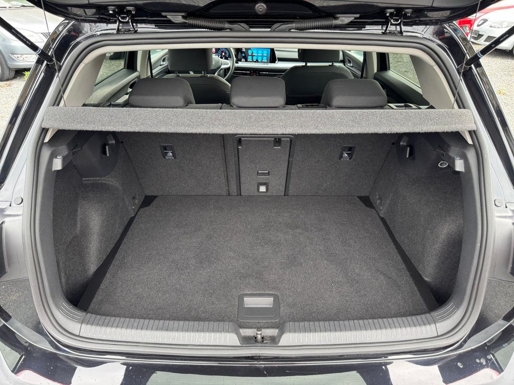 Volkswagen Golf 2023 г. Чёрный, пробег 35702 км