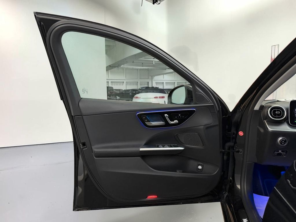 Mercedes-Benz C 220 2024 г. Чёрный, пробег 55000 км