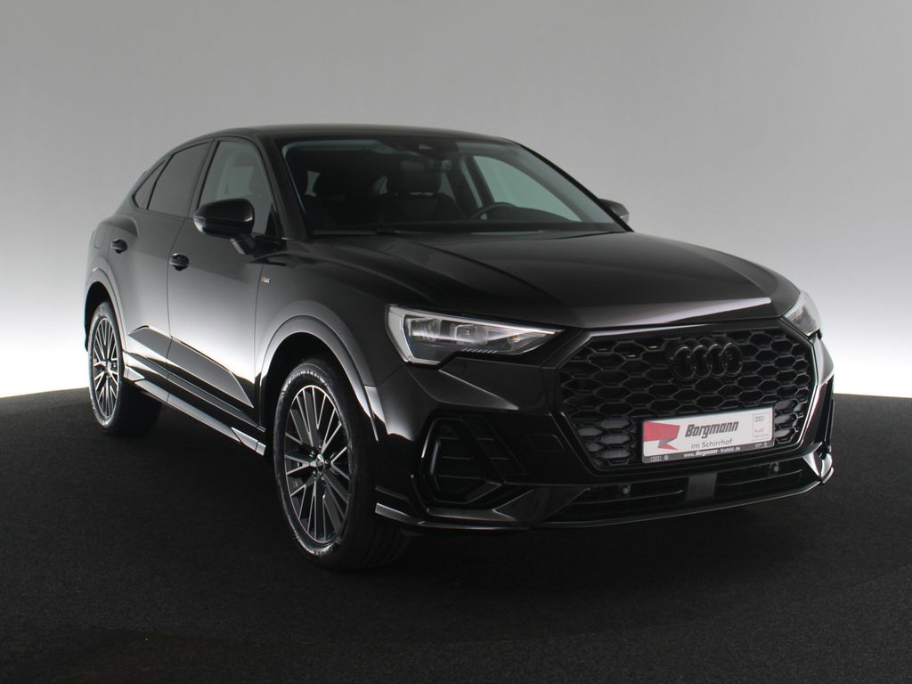 Audi Q3 2023 г. Чёрный, пробег 32427 км