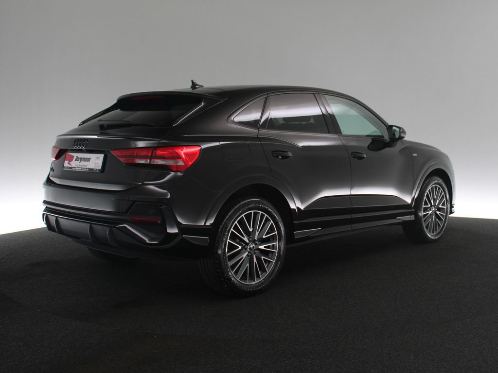 Audi Q3 2023 г. Чёрный, пробег 32427 км