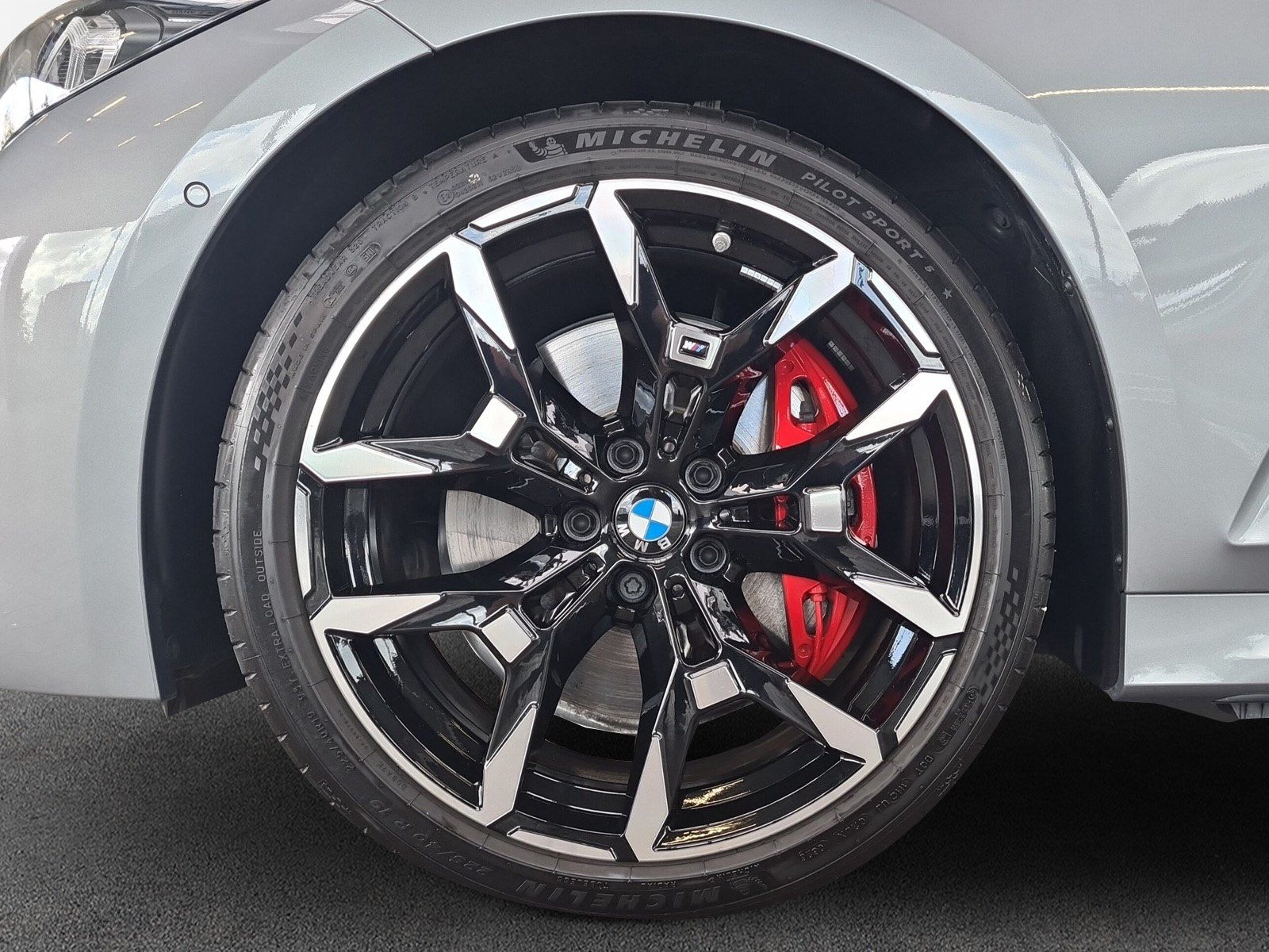BMW M340I 2026 г. Серый, пробег 10550 км