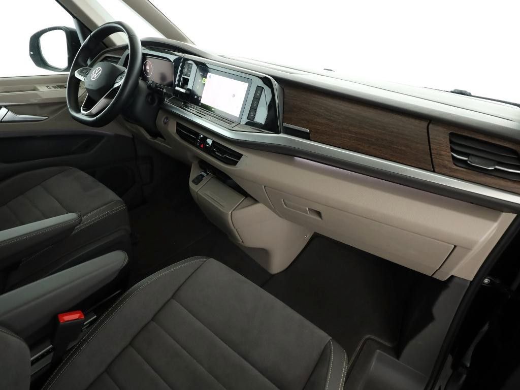 Volkswagen T7 MULTIVAN 2026 г. Чёрный, пробег 22700 км