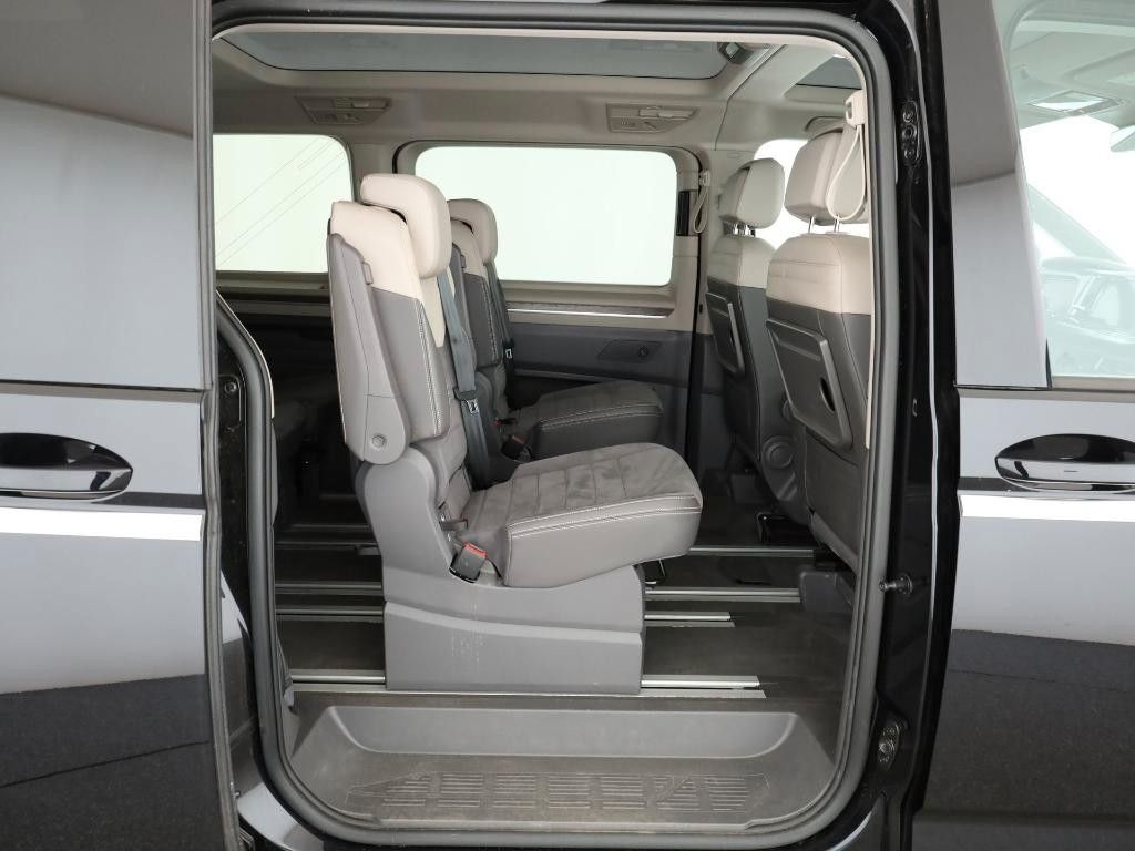Volkswagen T7 MULTIVAN 2026 г. Чёрный, пробег 22700 км
