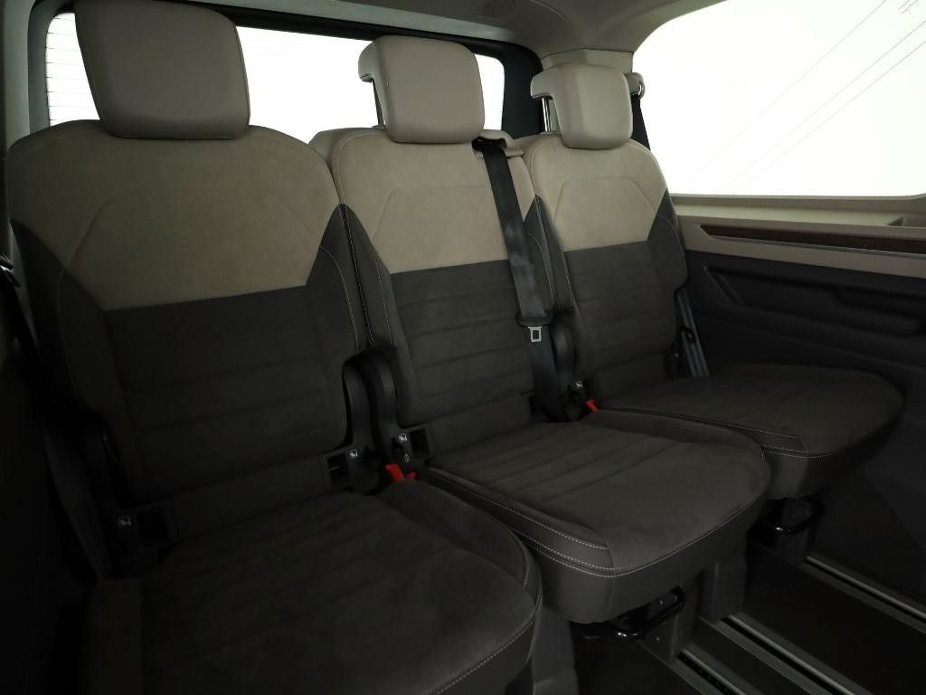Volkswagen T7 MULTIVAN 2026 г. Чёрный, пробег 22700 км