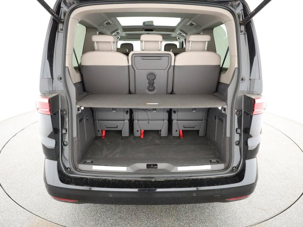 Volkswagen T7 MULTIVAN 2026 г. Чёрный, пробег 22700 км
