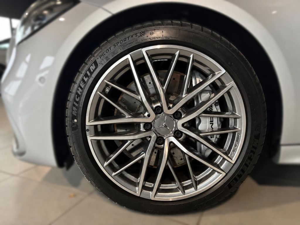 Mercedes-Benz C 43 AMG 2025 г. Серебристый, пробег 3446 км