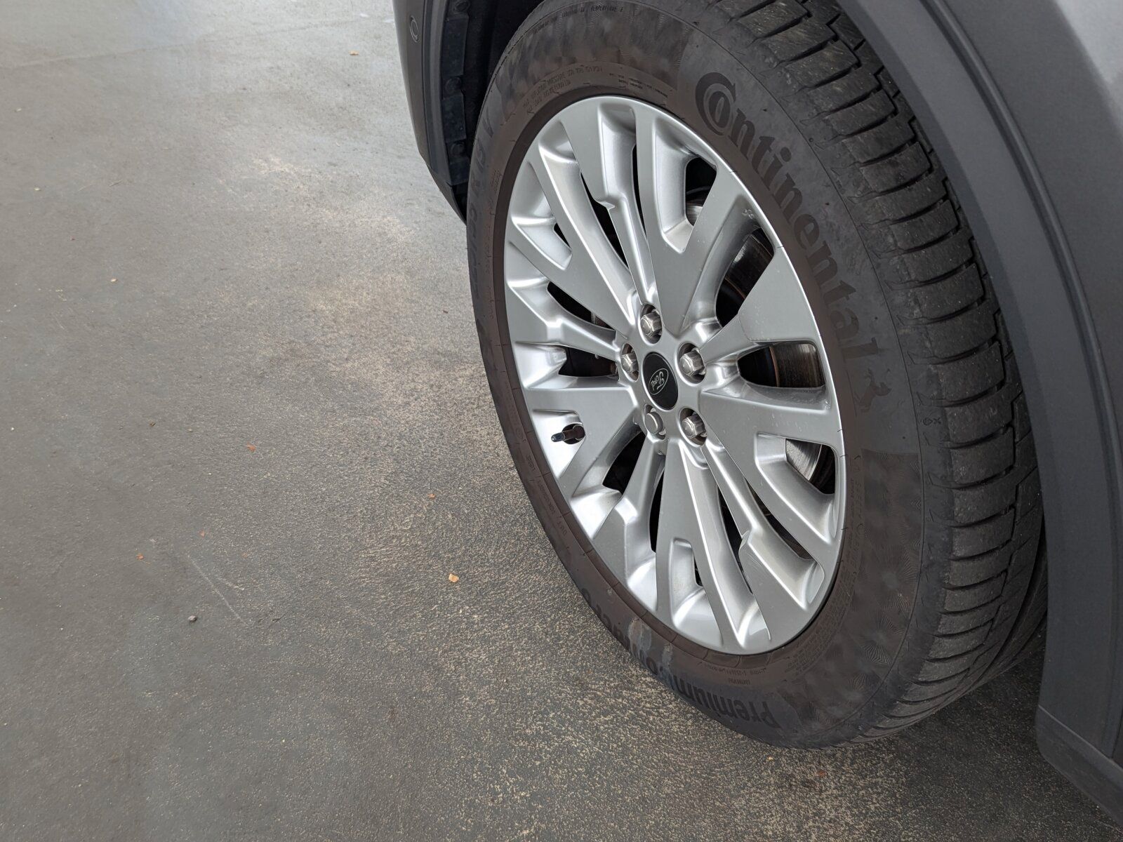 Ford Kuga 2022 г. Серый, пробег 46290 км