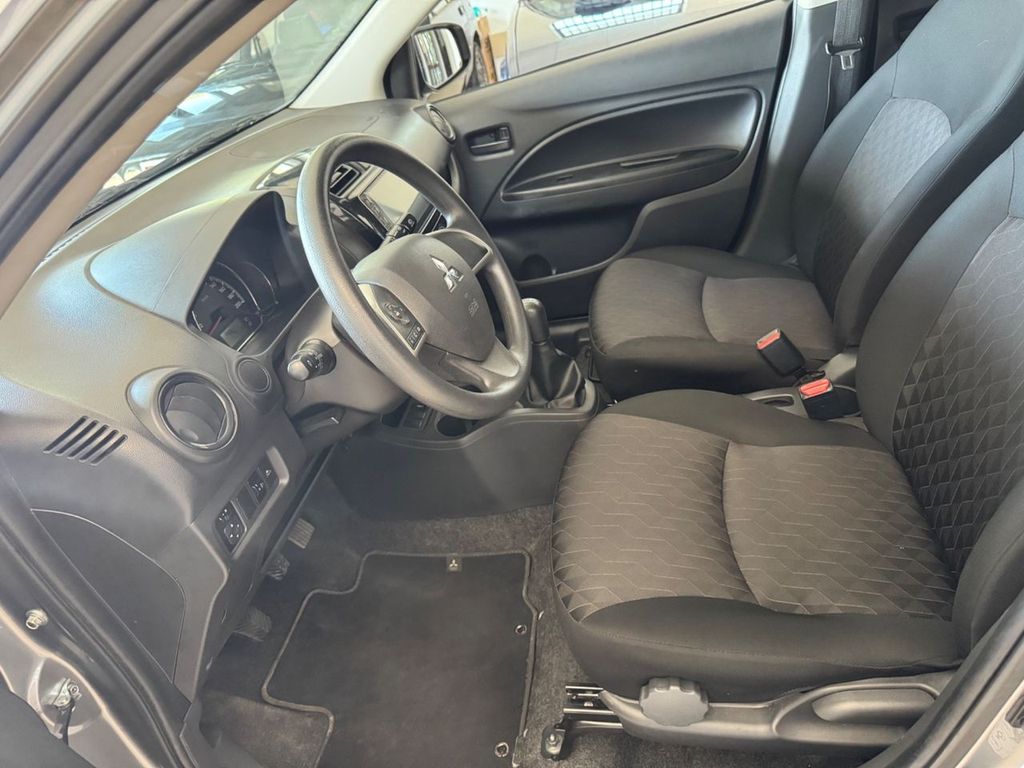 Mitsubishi Space Star 2023 г. Серый, пробег 37000 км