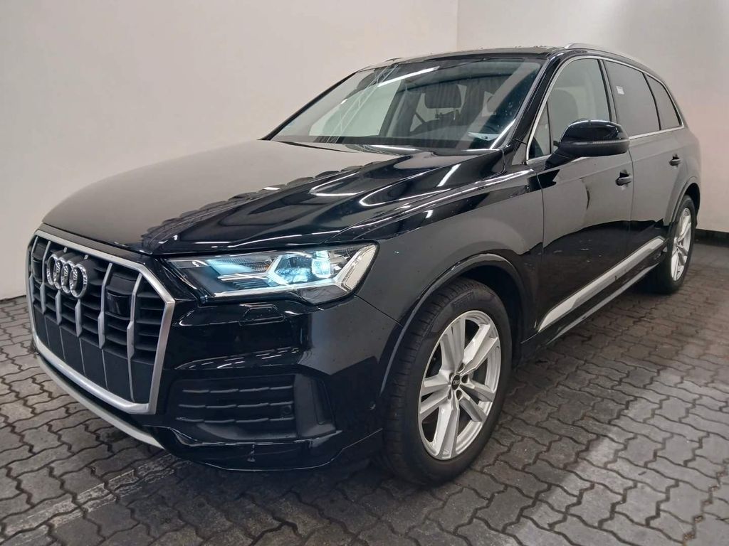 Audi Q7 2023 г. Чёрный, пробег 44000 км