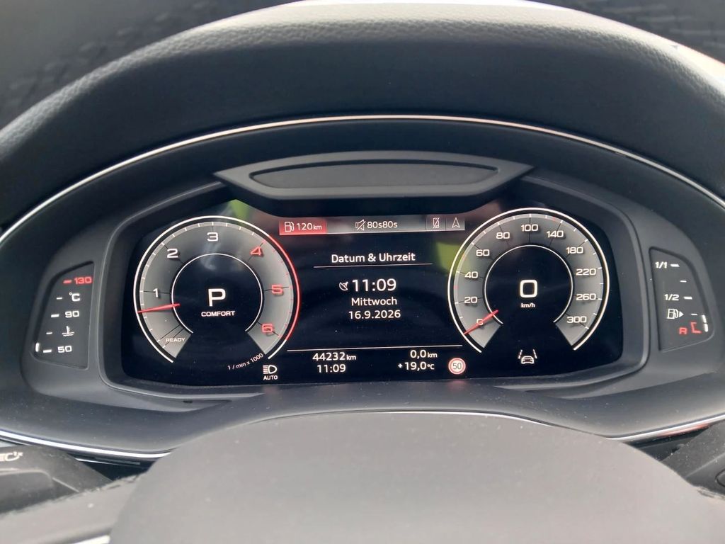 Audi Q7 2023 г. Чёрный, пробег 44000 км