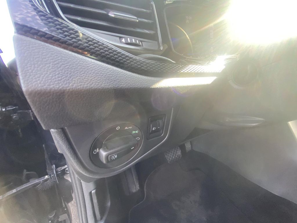 Volkswagen Taigo 2024 г. Чёрный, пробег 36532 км