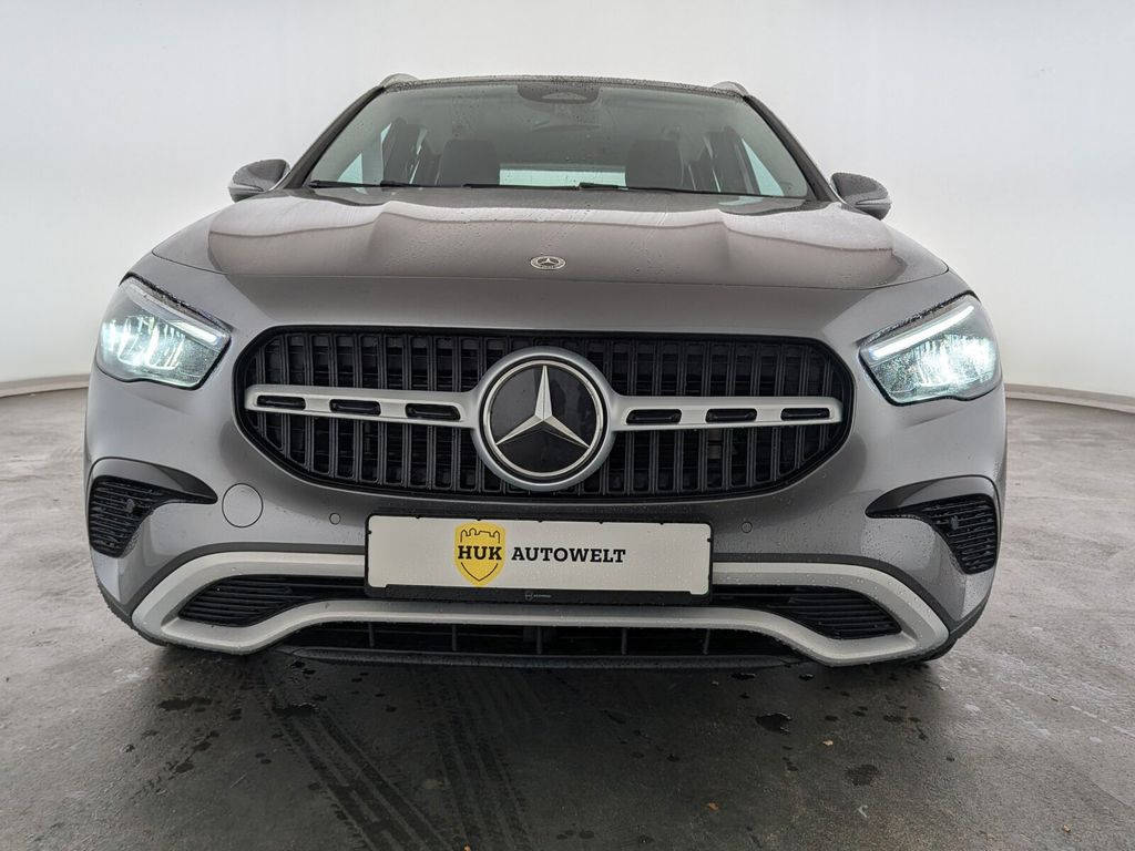 Mercedes-Benz GLA 180 2024 г. Серый, пробег 44430 км