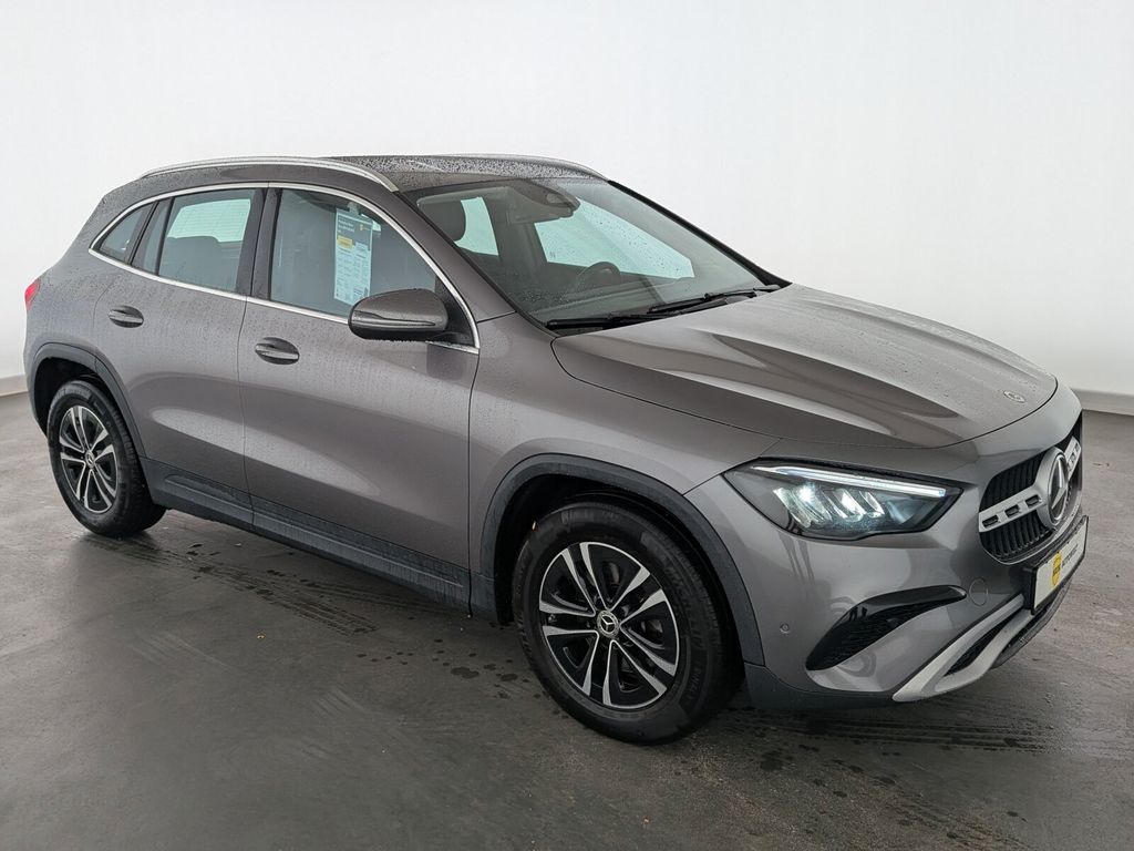 Mercedes-Benz GLA 180 2024 г. Серый, пробег 44430 км