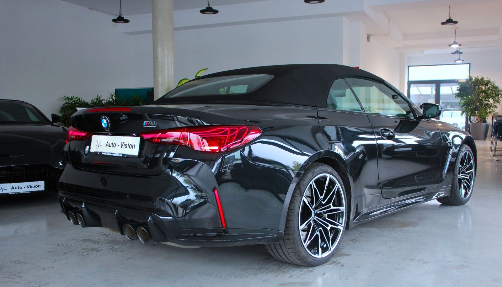 BMW M4 2026 г. Чёрный, пробег 25400 км