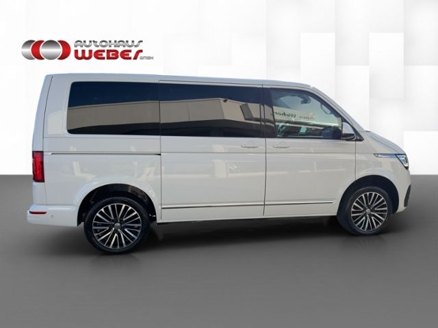 Volkswagen T6 MULTIVAN 2023 г. Белый, пробег 59996 км