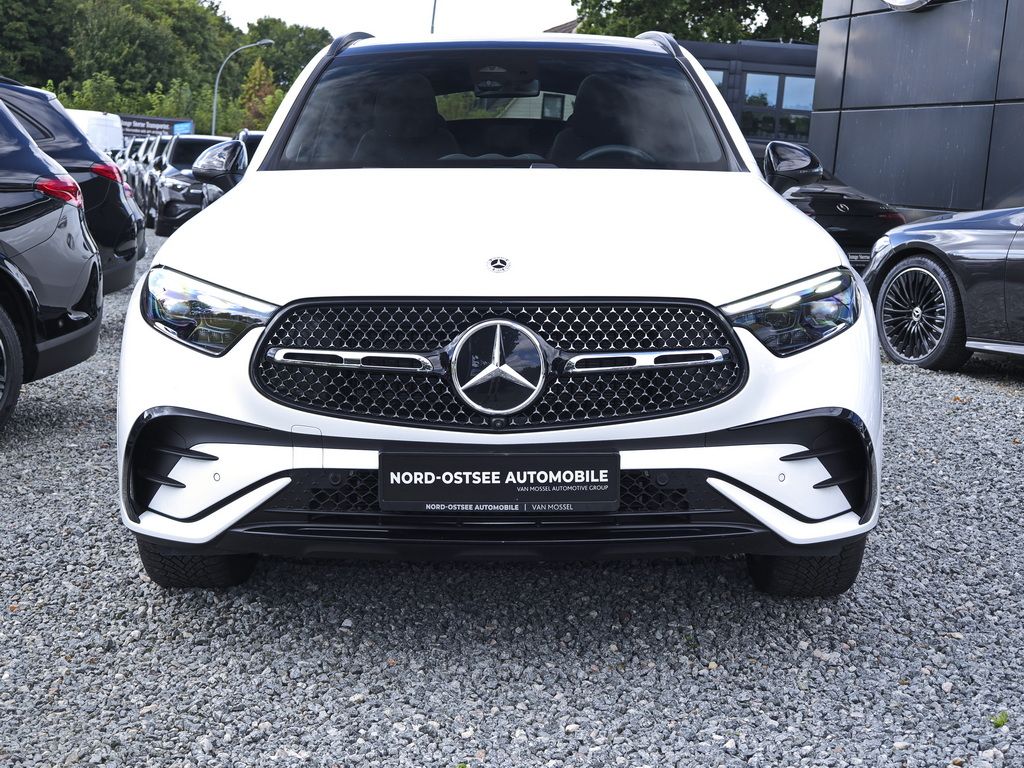 Mercedes-Benz GLC 220 2025 г. Белый, пробег 8267 км