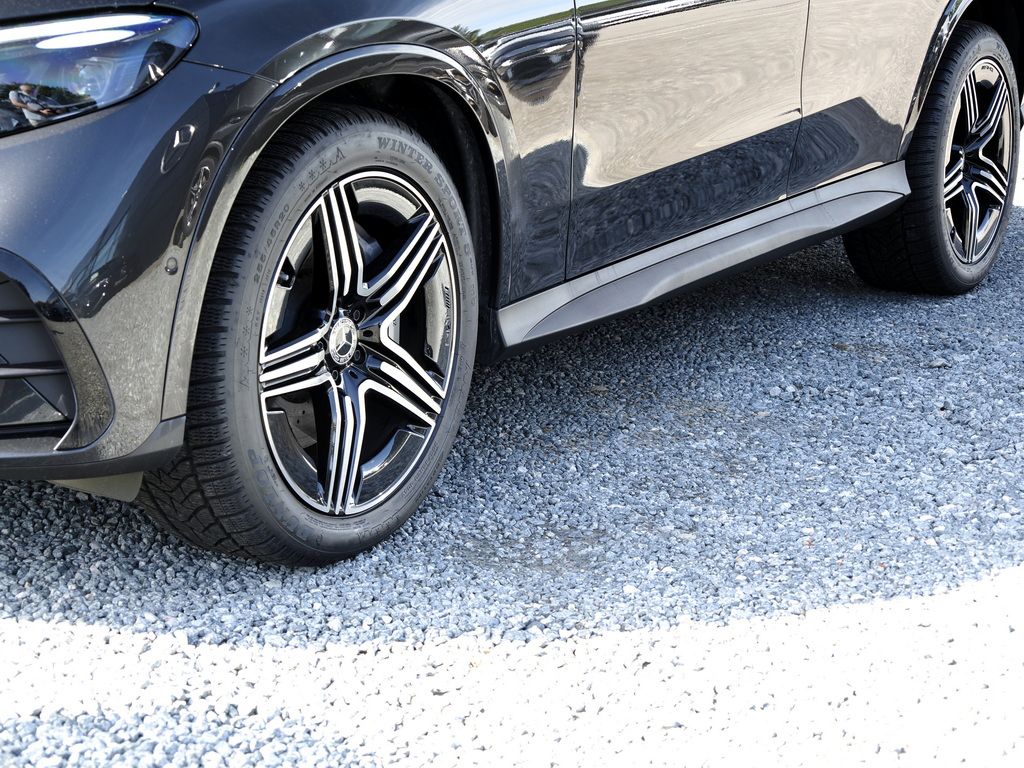 Mercedes-Benz GLC 220 2026 г. Серый, пробег 8384 км