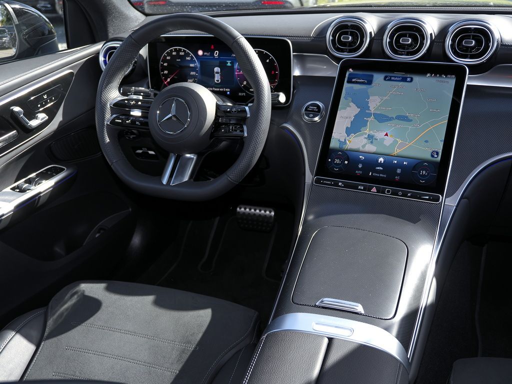 Mercedes-Benz GLC 220 2026 г. Серый, пробег 8384 км