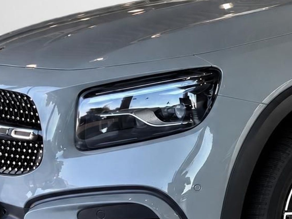 Mercedes-Benz GLB 200 2026 г. Серый, пробег 14974 км
