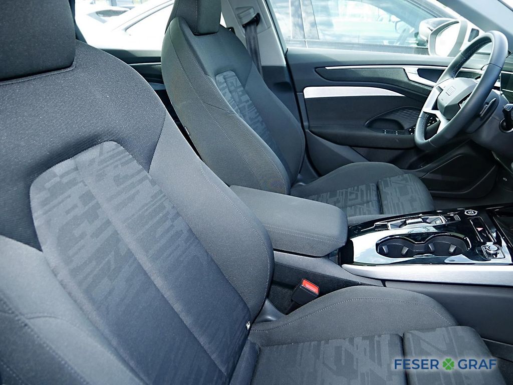 Audi A6 2025 г. Серебристый, пробег 27124 км