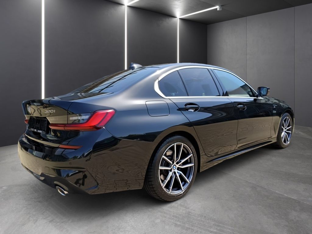 BMW 320 2021 г. Чёрный, пробег 54355 км