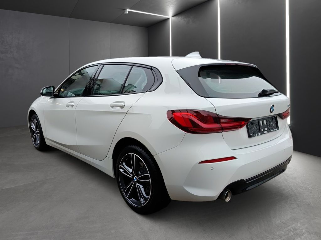 BMW 118 2022 г. Белый, пробег 25339 км