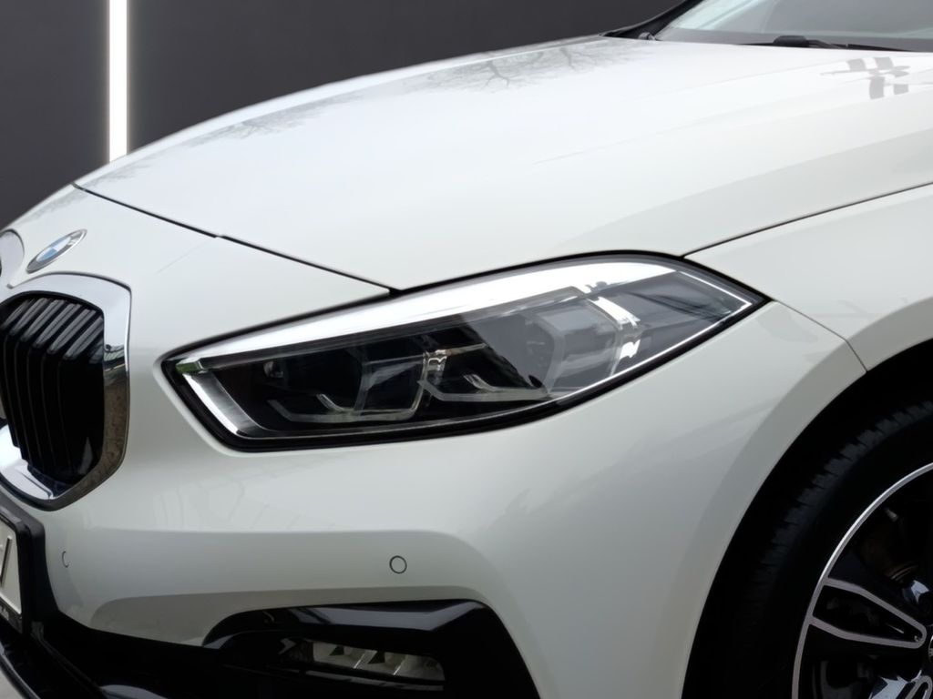 BMW 118 2022 г. Белый, пробег 25339 км