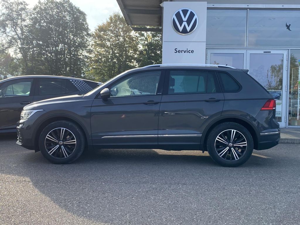 Volkswagen Tiguan 2023 г. Серый, пробег 51987 км