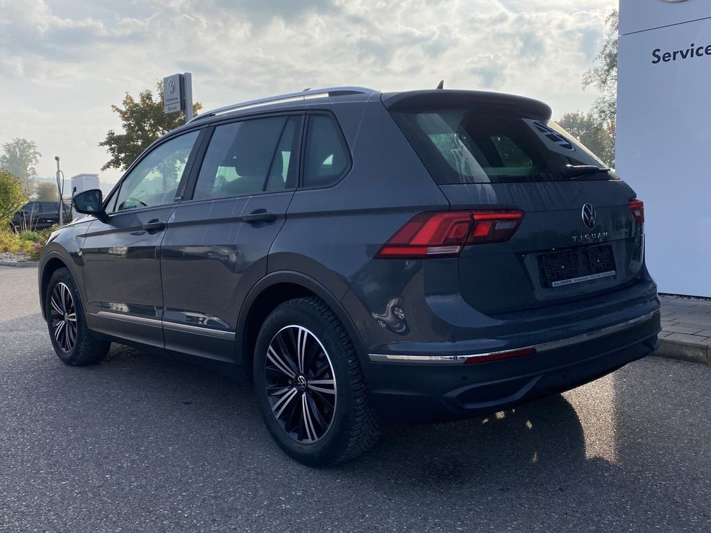 Volkswagen Tiguan 2023 г. Серый, пробег 51987 км