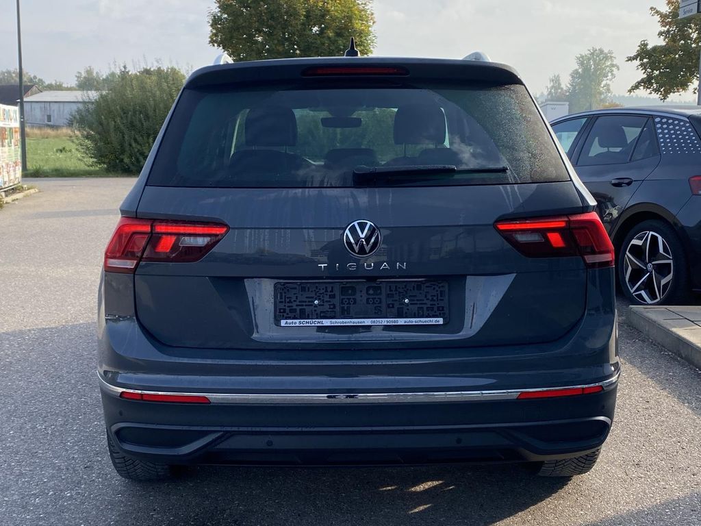Volkswagen Tiguan 2023 г. Серый, пробег 51987 км